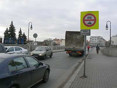 Vjezd na Masarykův most od Zálabí. Foto - Vladimír Sládek